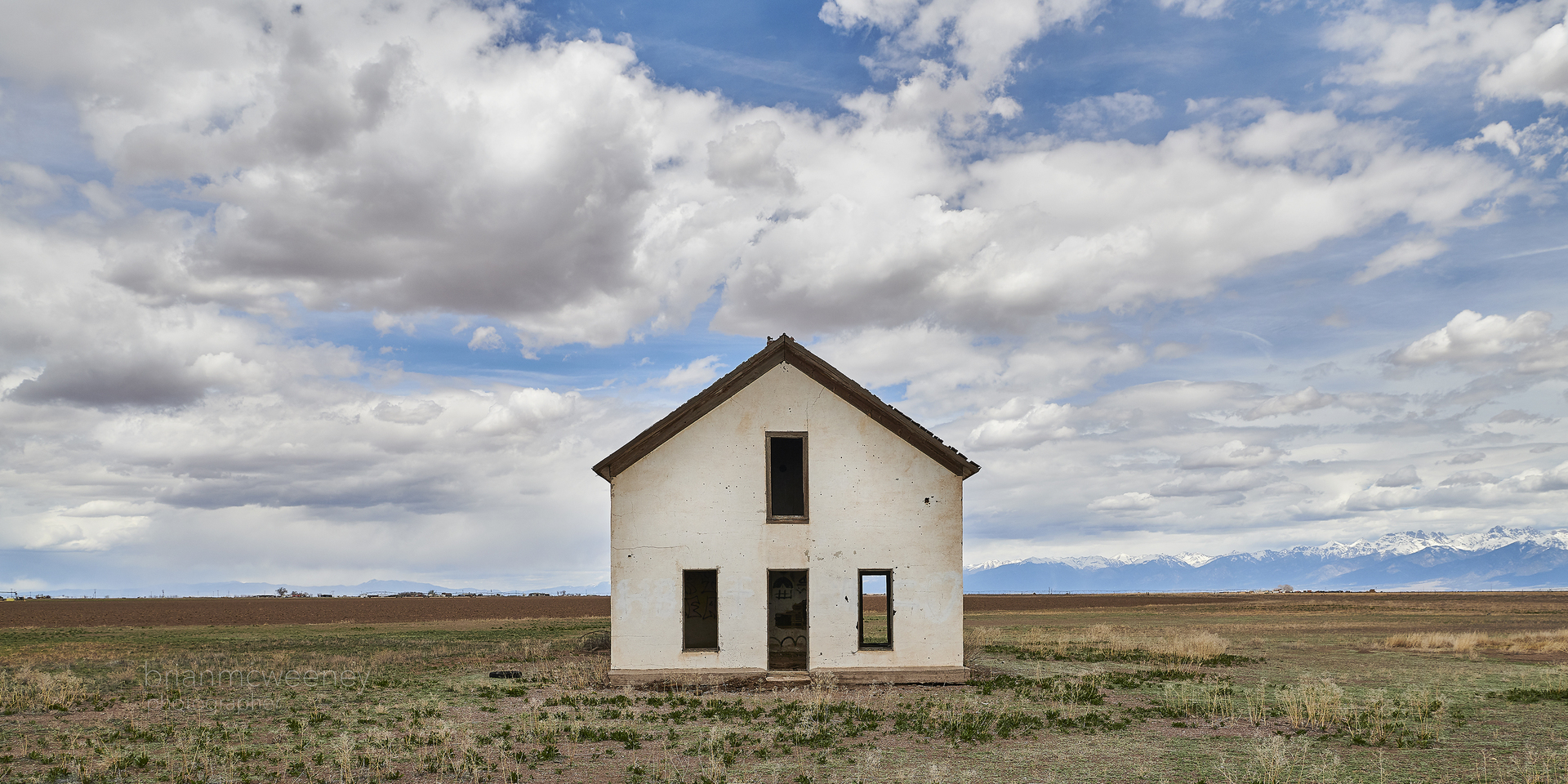 Colorado Farmhouse, Mosca Colorado, 2019 Photograph