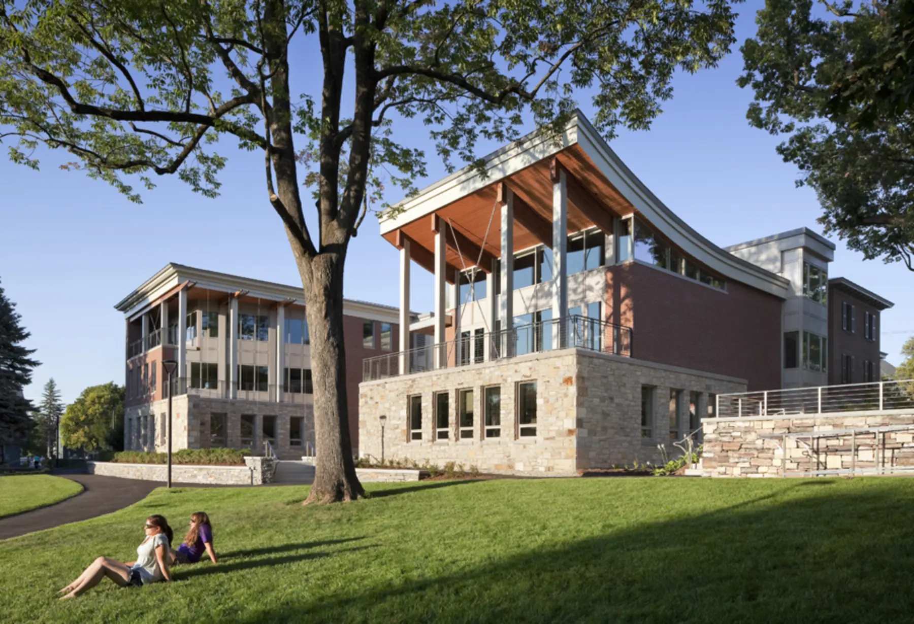 Champlain perry hall exterior addition goody clancy