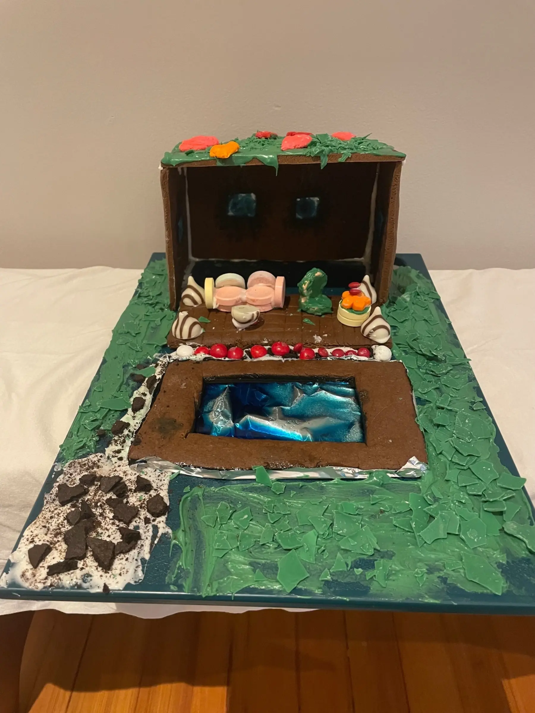 Eco Pool Party Home