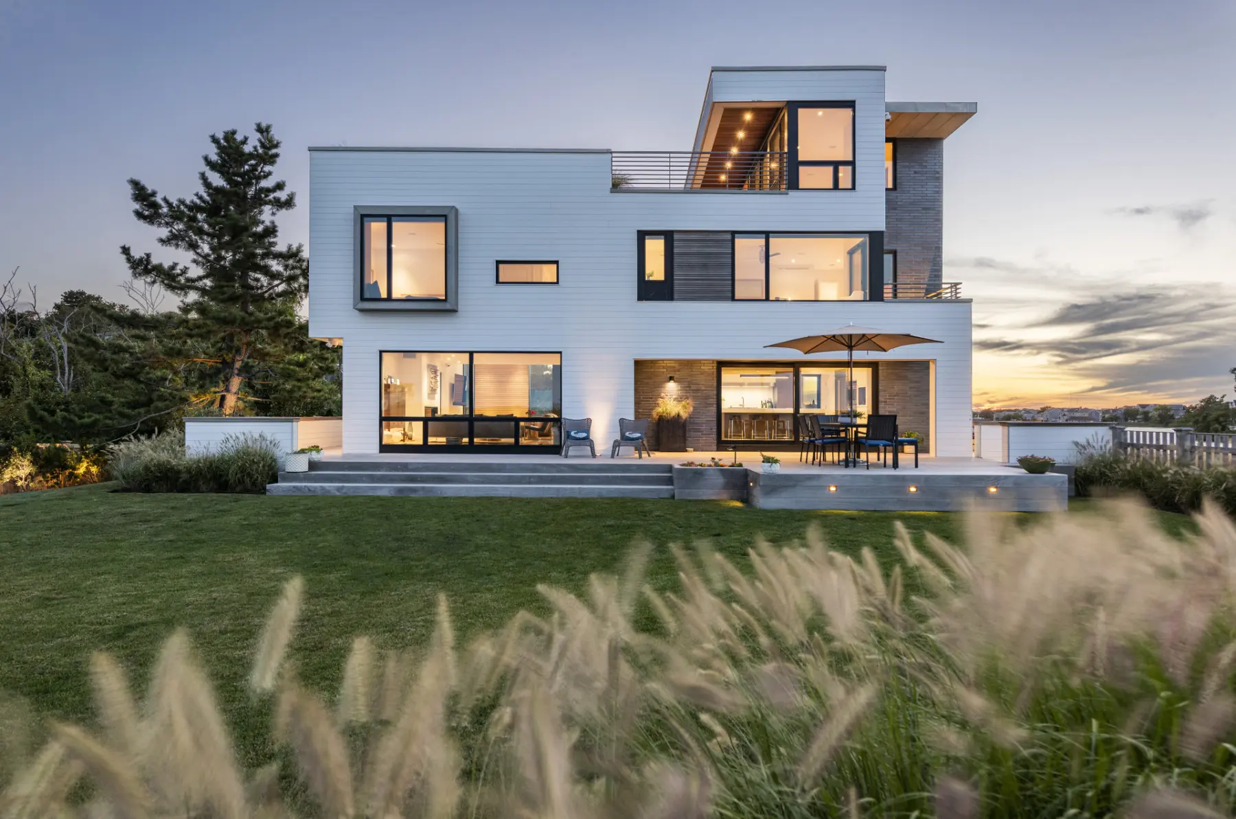 01 Nat Rea Black Rock House William Ruhl