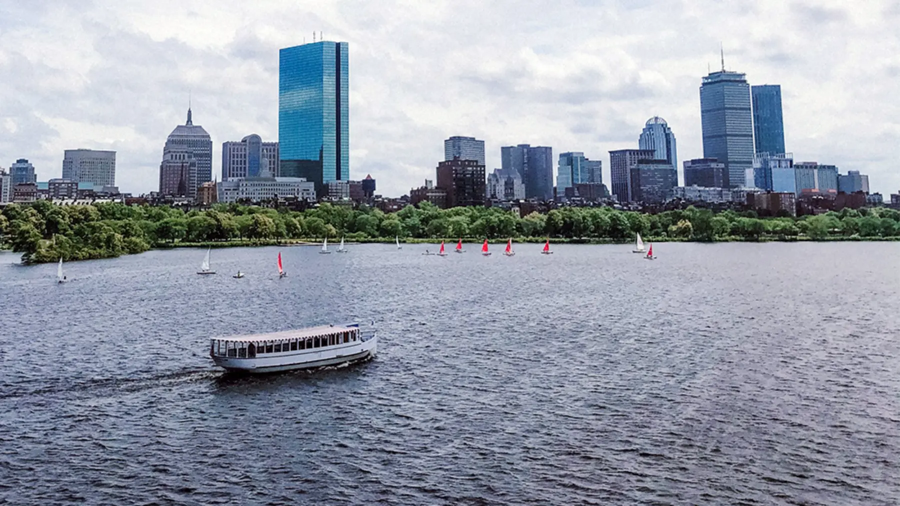 Riverboat on Charles 1000px