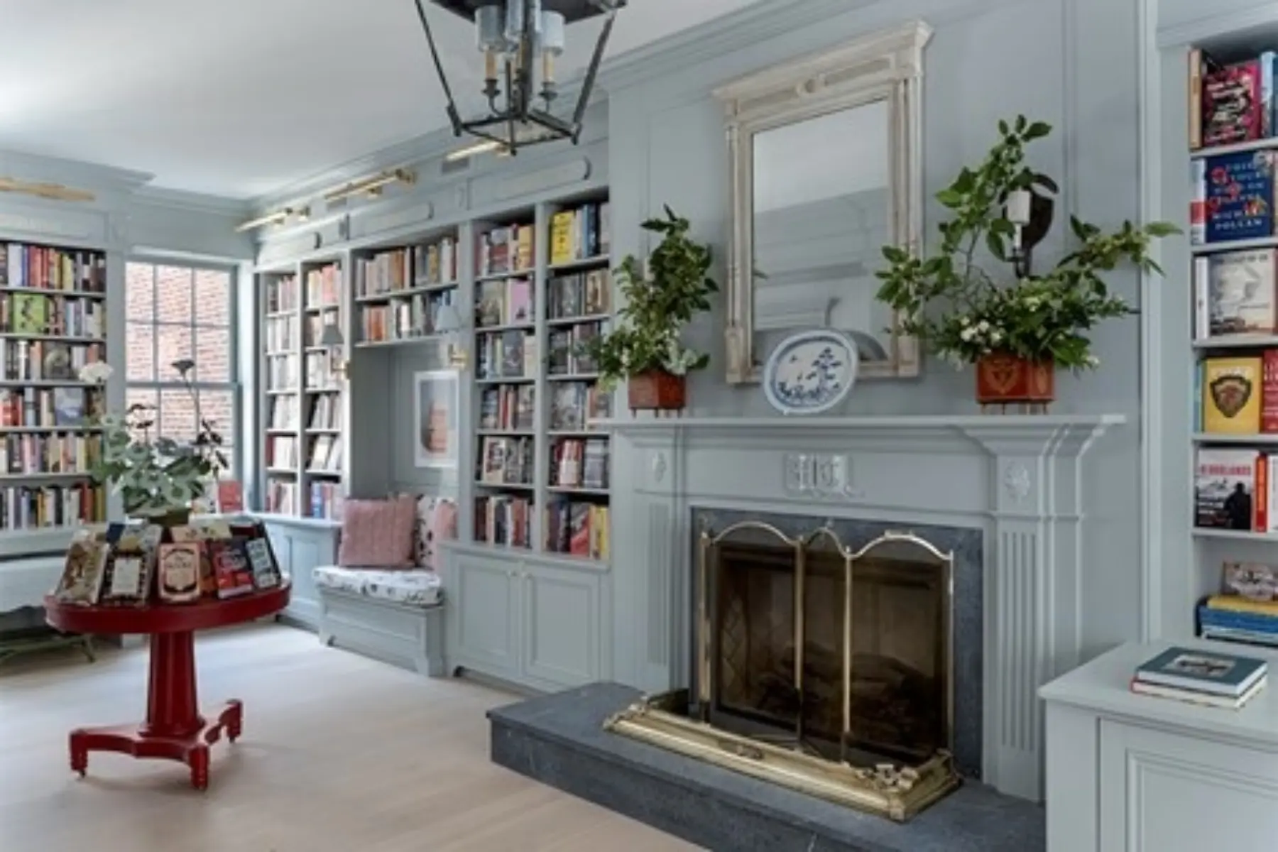 Beacon Hill Bookstore Image 1
