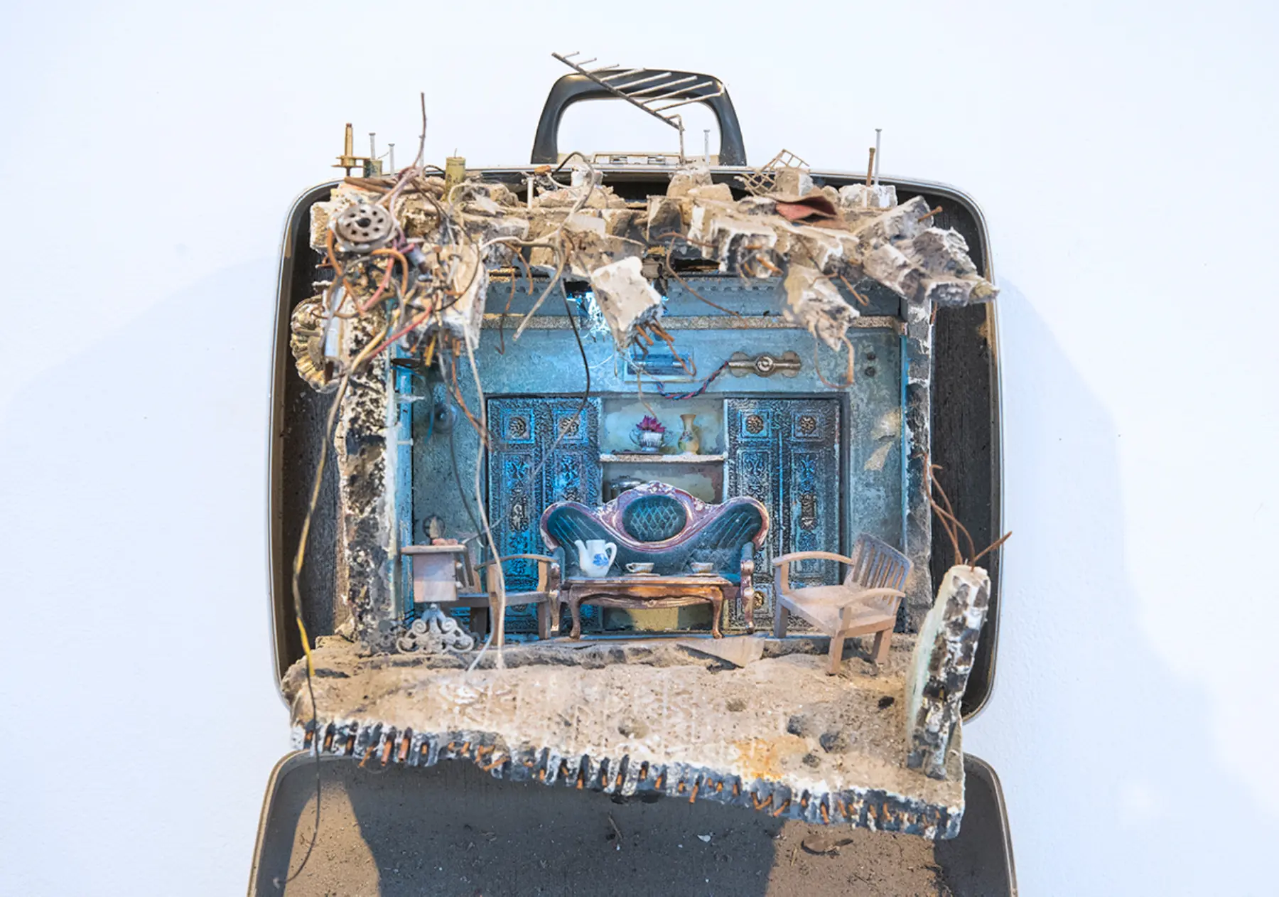 Suitcase DSC 7811